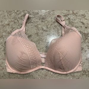 Victoria’s Secret Incredible Plunge Lace Bra, 34DDD